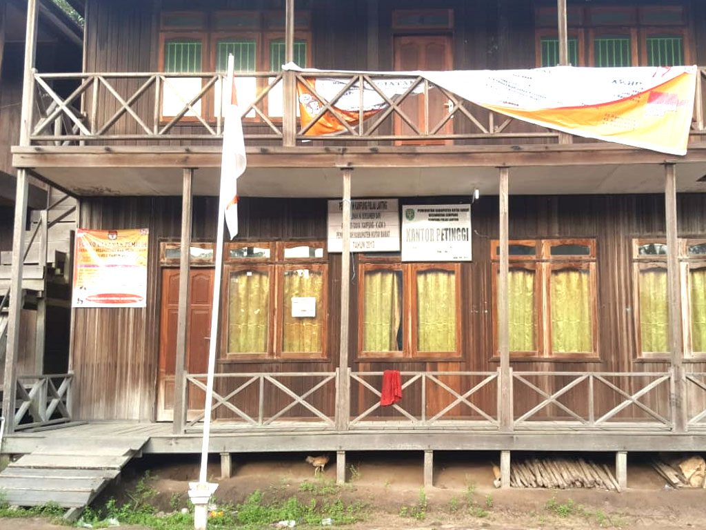 Foto: Kantor Petinggi Kampung Pulau Lanting, Kecamatan Jempang / WARTAKUBAR.com / HENRY SITUMORANG